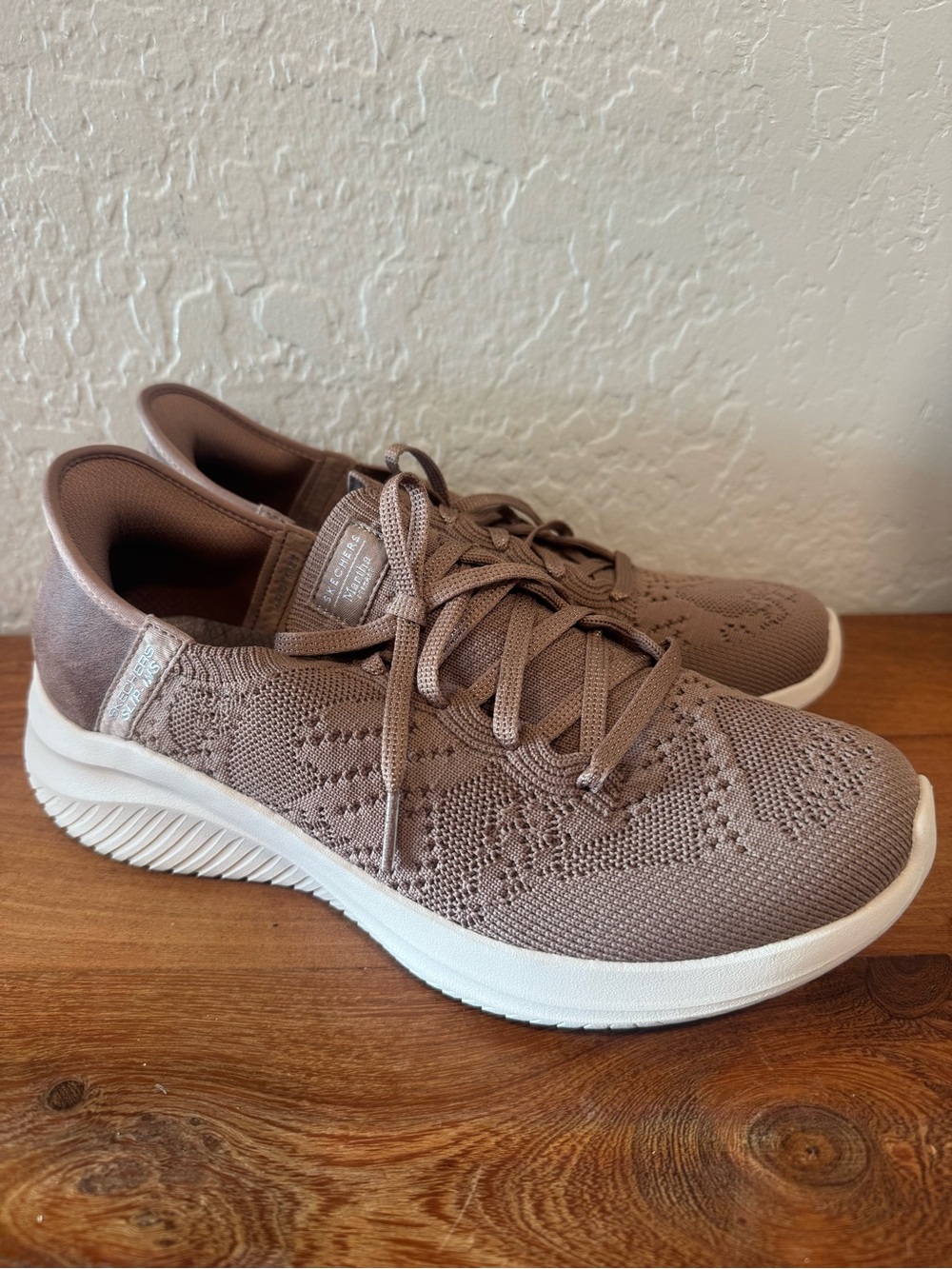 Skechers Women's Martha Stewart Ultra Flex 3.0-Back on Track Hands Free Slip-in